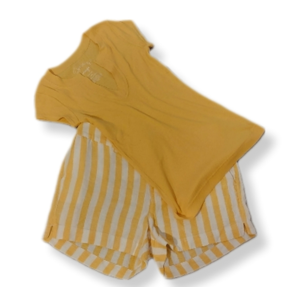 Outfit Old Navy size 6 shorts Energie Top Medium